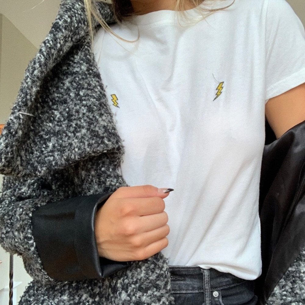 Graphic tee - Picture 1 of 1